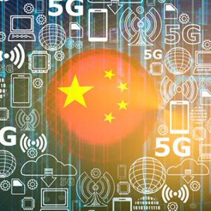 Chinesische Flagge vor 5G-Konzept