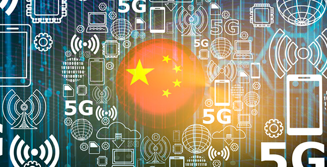 Chinesische Flagge vor 5G-Konzept